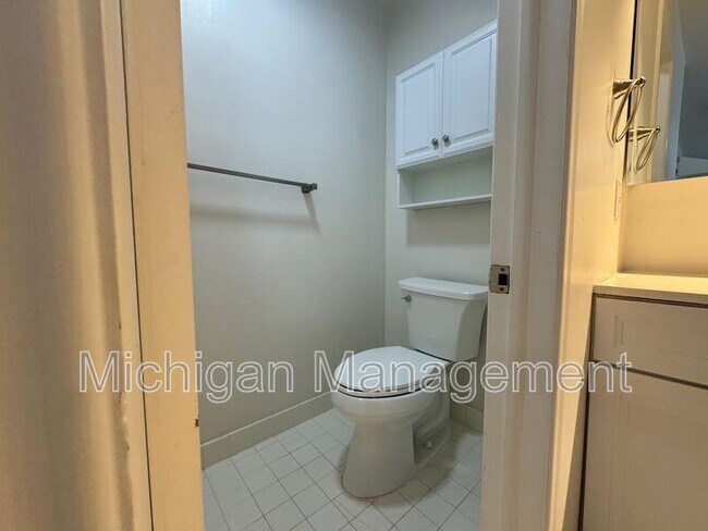 Building Photo - 3324 Bluett Rd