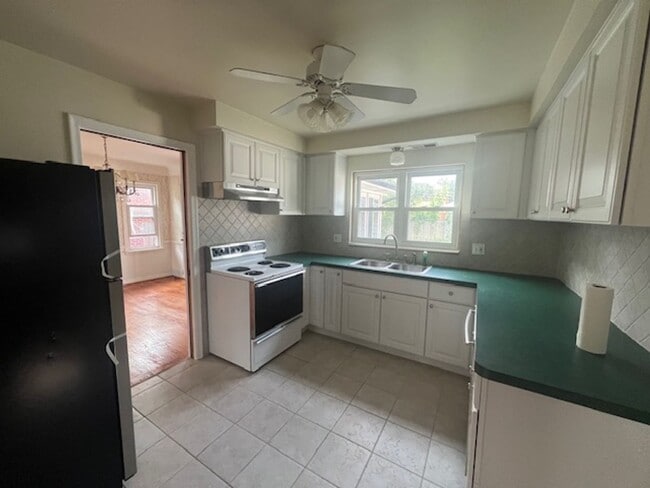 Building Photo - Beautiful Single Family Home in Fraser! AV...