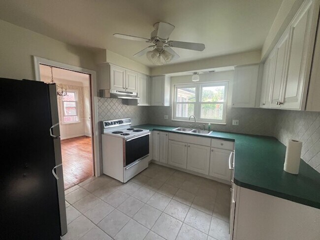 Building Photo - Beautiful Single Family Home in Fraser! AVAILABLE NOW!