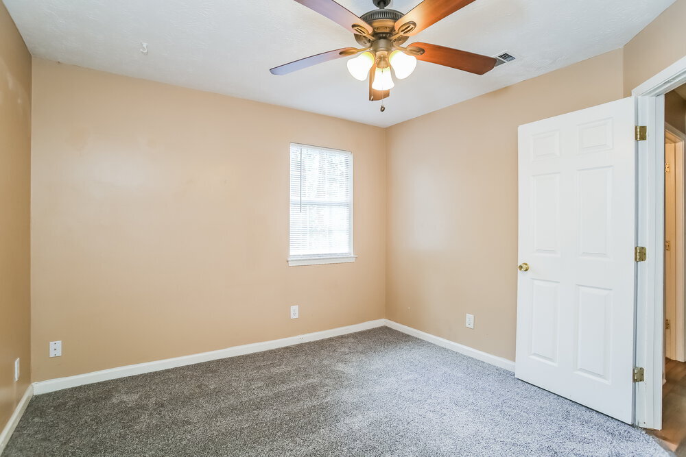 Building Photo - 5622 Riverside Dr