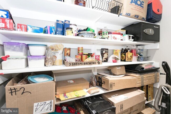 Building Photo - 273 S Pickett St