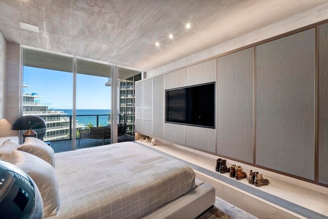 Building Photo - 2200 N Ocean Blvd