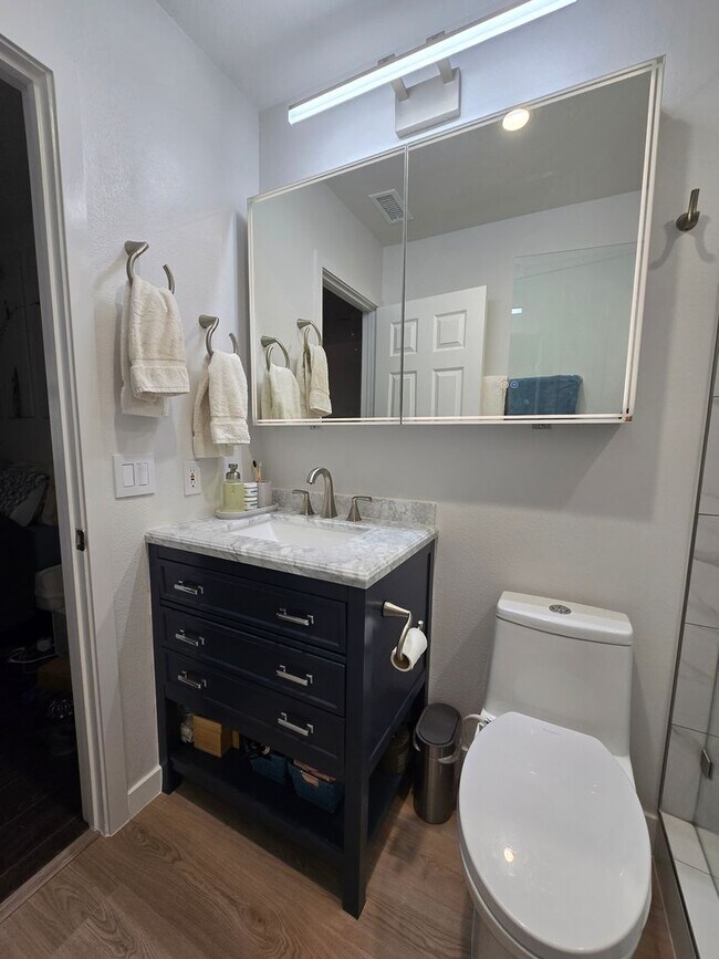 Building Photo - Updated - one story home in Moorpark's desirable Peach Hill neighborhood