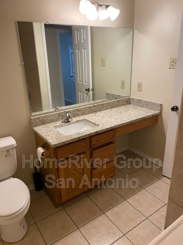 Building Photo - 6220 Les Harrison Dr