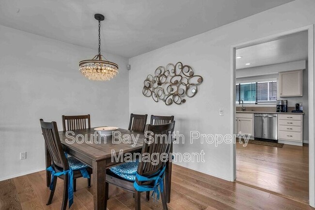 Building Photo - 420 Palos Verdes Blvd