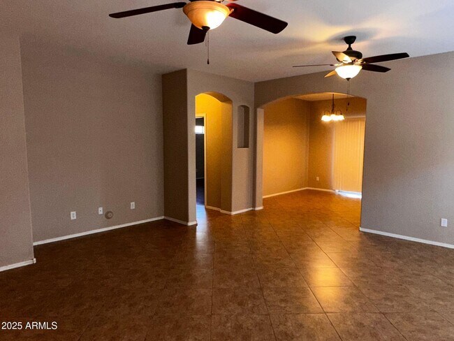 Building Photo - 36113 N Mirandesa Dr