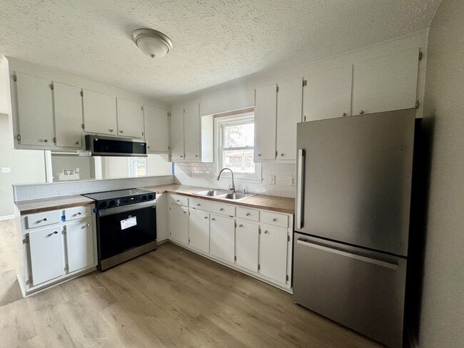 Building Photo - 1629 9th Ave