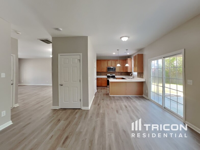 Building Photo - 1104 Braemar Highland Dr