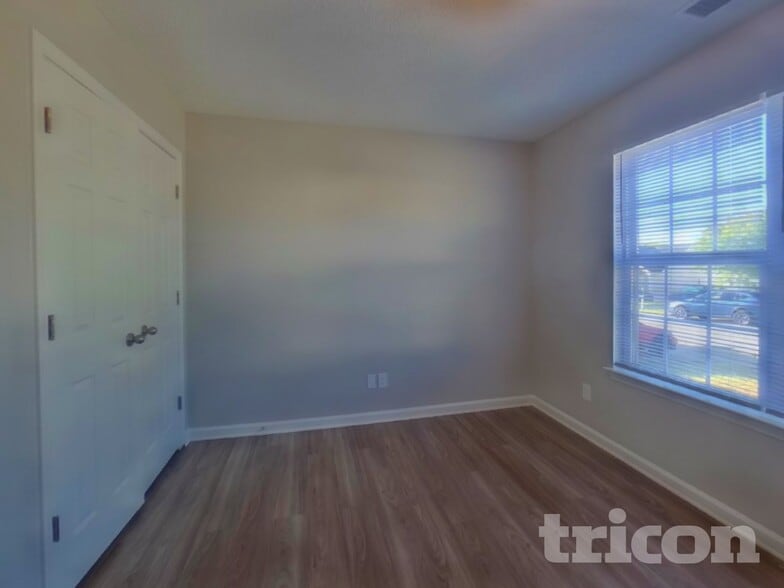 Building Photo - 2103 Wexford Way