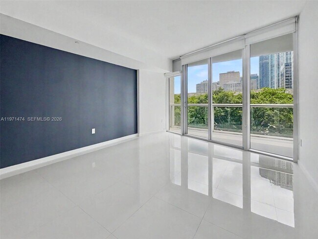 Building Photo - 495 Brickell Ave