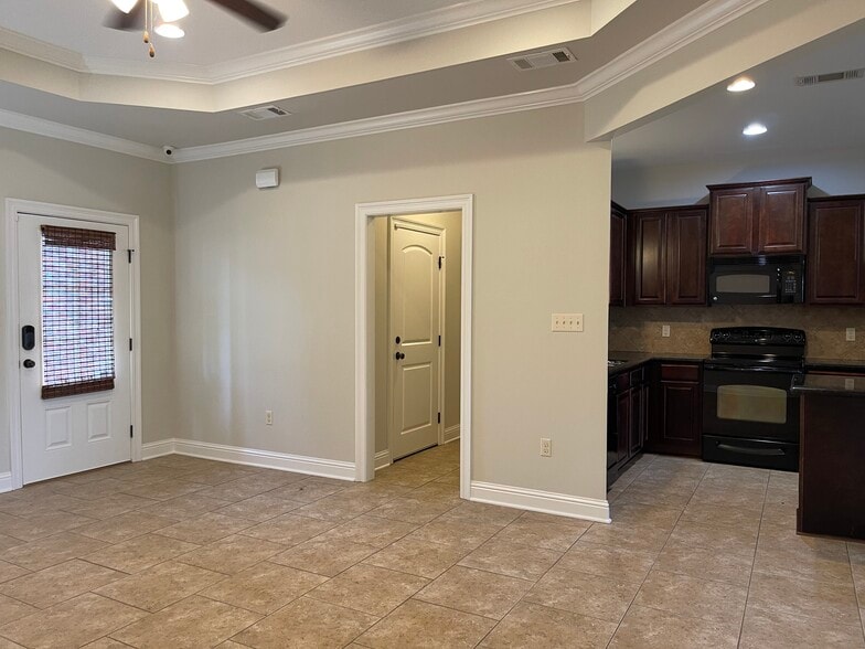 Building Photo - 4422 Bay View Dr