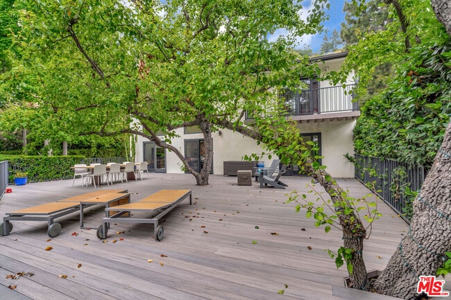 Building Photo - 3906 Alta Mesa Dr