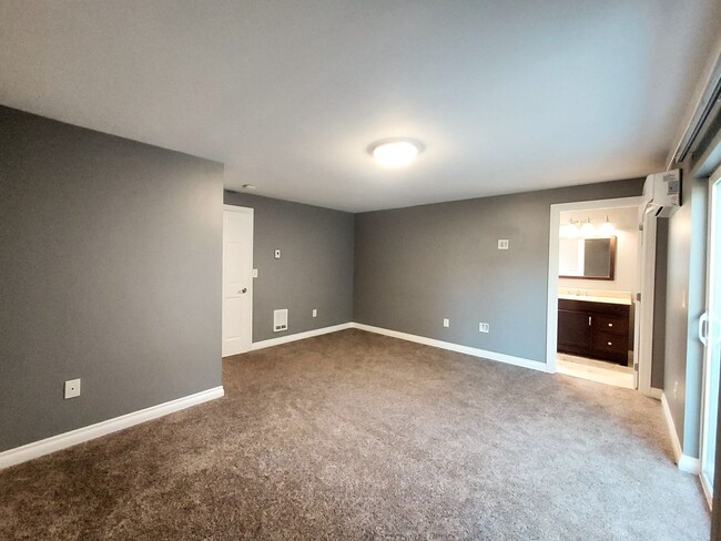 Building Photo - Cozy Tiger Lake Three Bedroom With a $500....