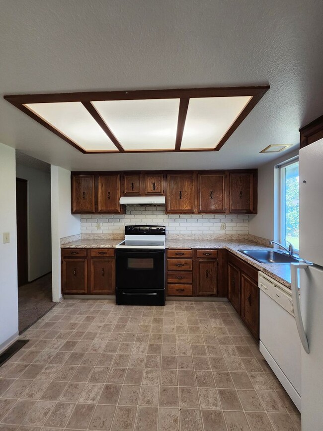 Building Photo - 1709 S Rainier Pl