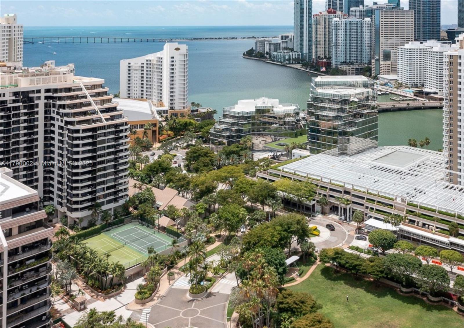 Building Photo - 888 Brickell Key Dr