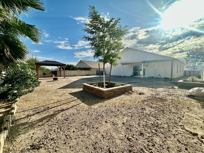 Building Photo - 7510 N Thornwood Rd