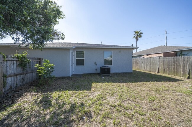 Building Photo - 3722 Burnham Way