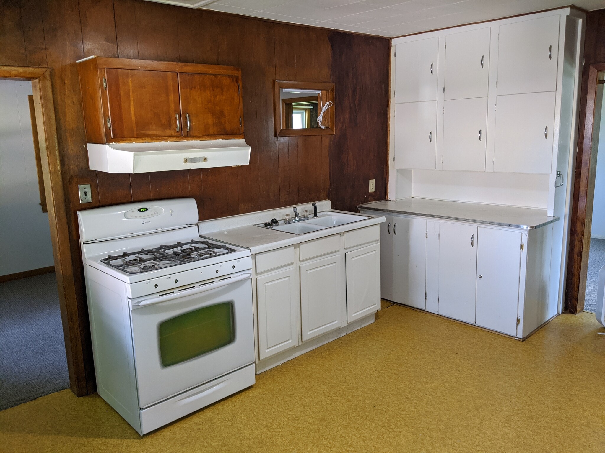 Building Photo - 406 11th St NE