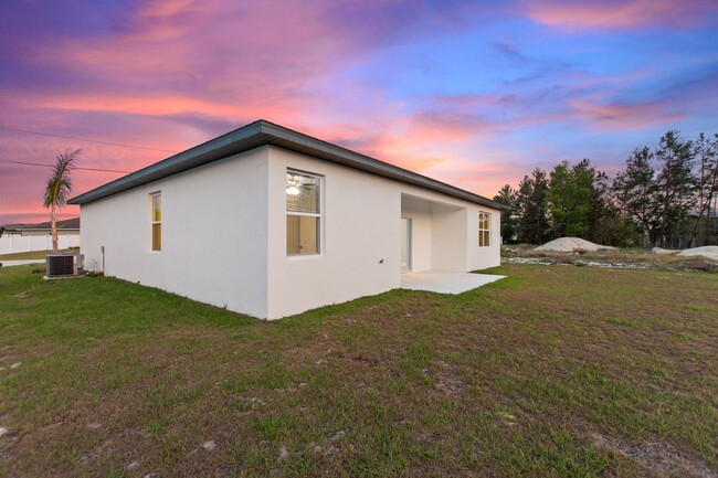 Building Photo - 361 Begonia Ct