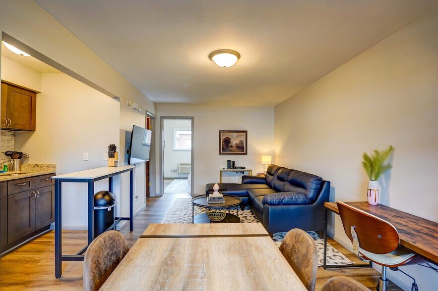 Building Photo - 407 S 94th Pl