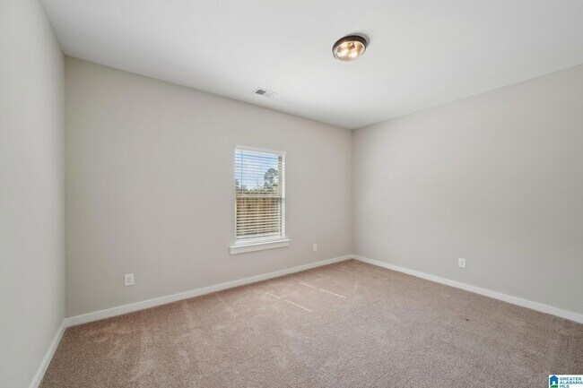 Building Photo - 129 Kings Wy