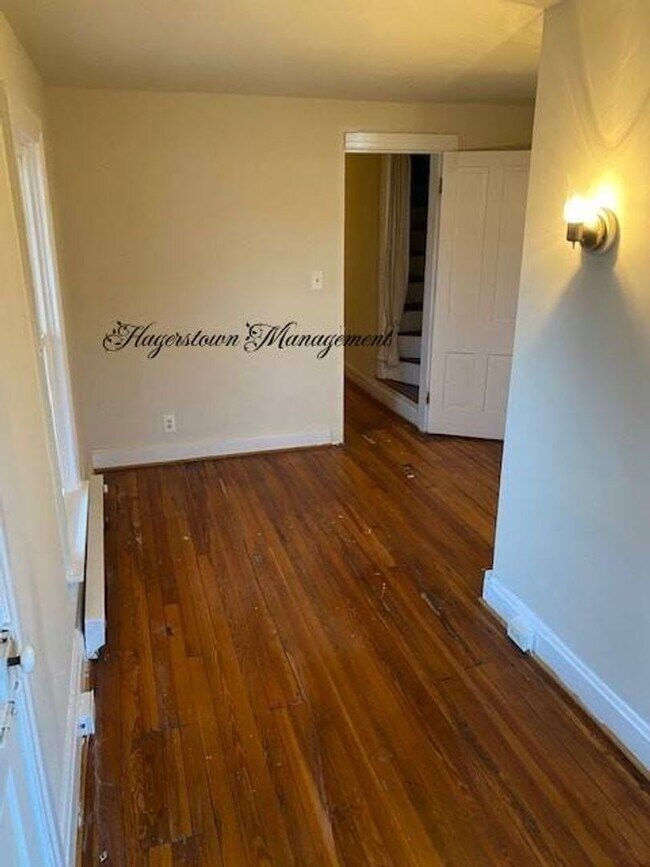 Building Photo - Newly Renovated - Off Street Parking & Fen...