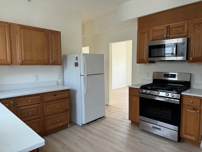 Building Photo - 247 Harvard St