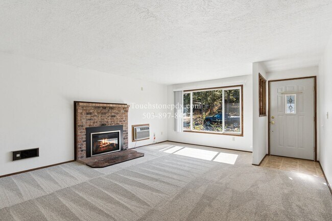 Building Photo - 1440 Columbia Ave