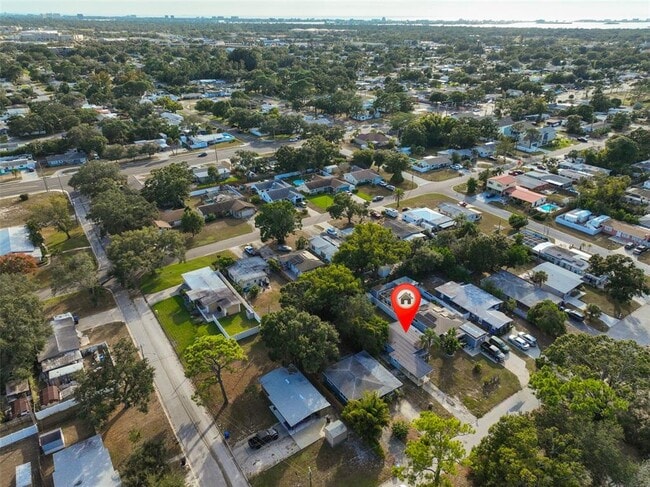 Building Photo - 6912 40th Ave N