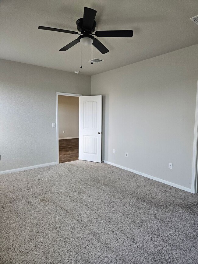 Building Photo - 4-Bedroom Home for Lease – Hutto, TX