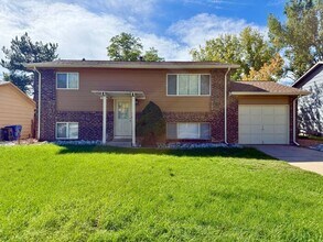 Building Photo - Single Family Home For Rent!