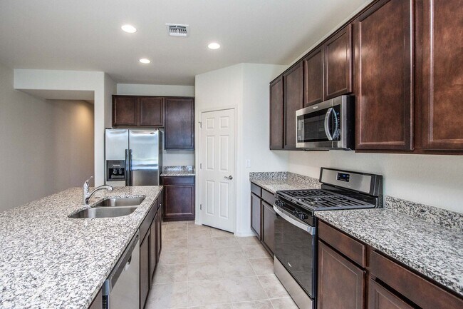 Building Photo - COMING SOON !! Mountainside Living at Canyon Views! 4 bedroom 2 bathroom!
