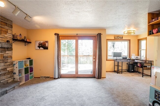 Building Photo - 126 Green Forest Dr