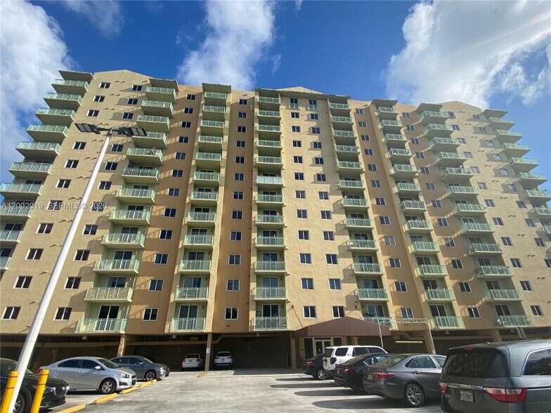 Building Photo - 3500 Coral Way