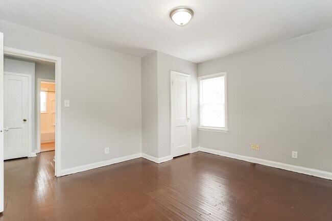 Building Photo - 1732-1734 E Whittier Street