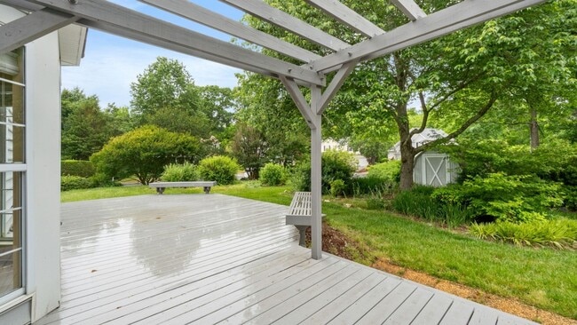 Building Photo - 3BR 2.5BA Cul-de-sac House with Loft in To...