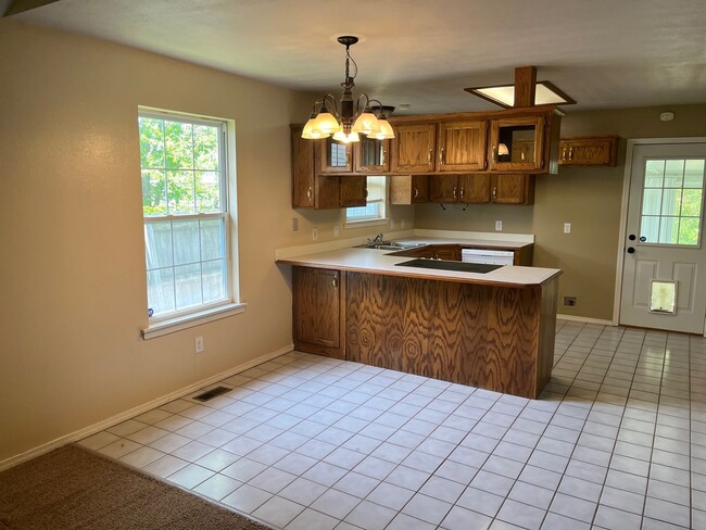 Building Photo - 3 Bed/ 2 Bath home in Nixa, MO