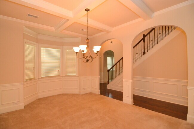 Building Photo - Huge 5 Bed/4 Bath Home Near Ft. Gordon