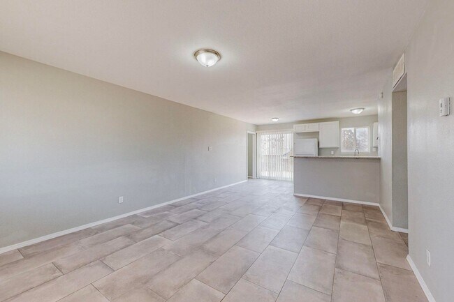 Building Photo - NE Mid-Century Modern 3 Badroom 1.5 Bath with garage