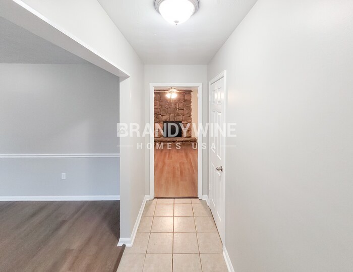 Building Photo - 6787 Spruce Hill Dr