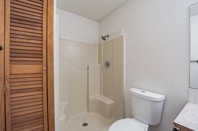 Building Photo - 3/ 2 Home For Rent!