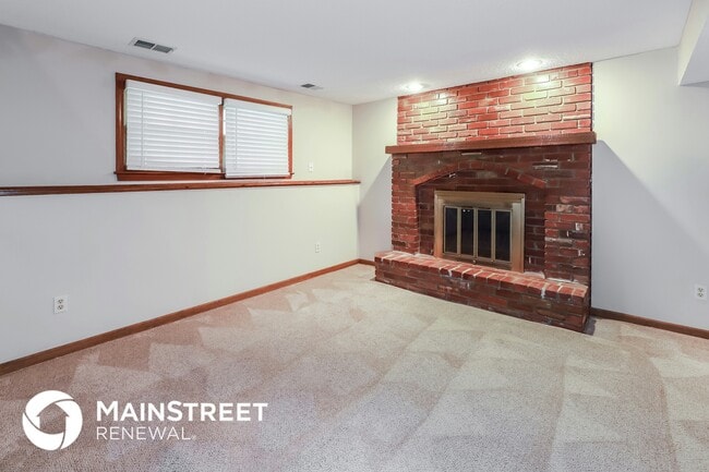 Building Photo - 1005 NE 104th Terrace