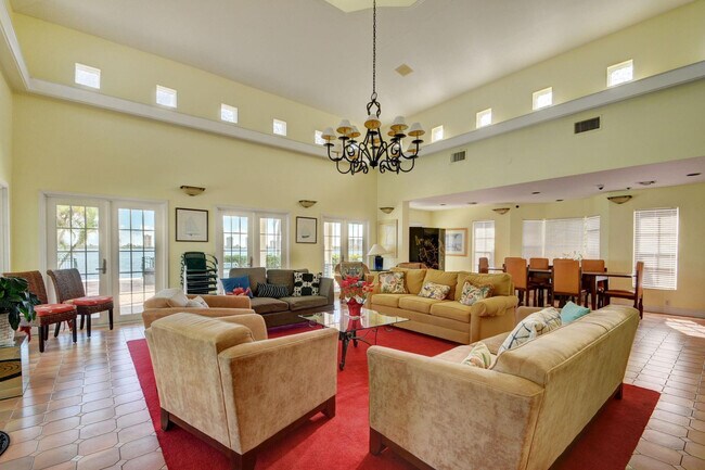 Building Photo - 1110 Lake Shore Dr