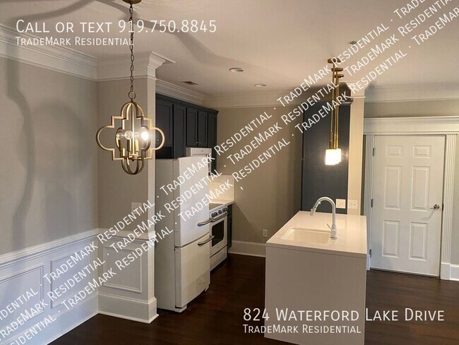 Building Photo - 824 Waterford Lake Dr