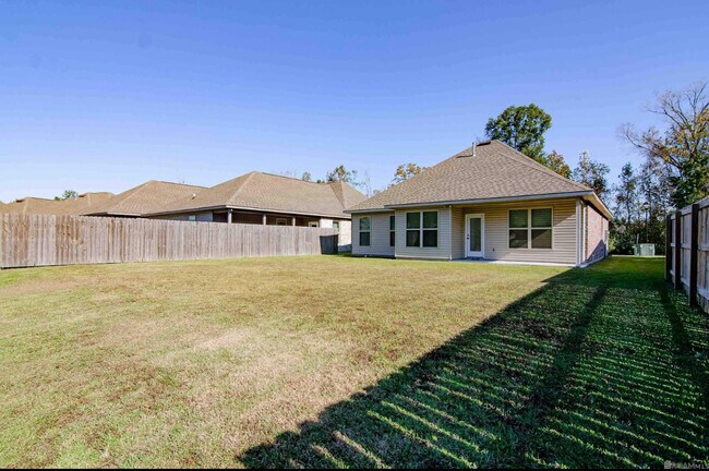 Building Photo - 7324 Kenilworth Crossing Ave