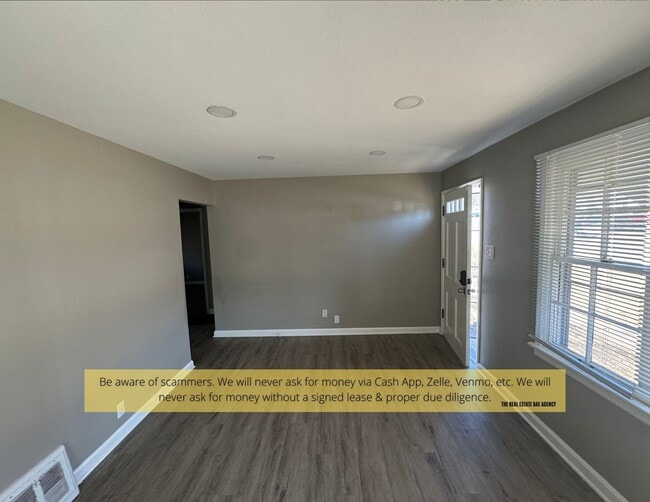 Building Photo - 10135 Cabot Dr