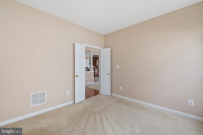Building Photo - 9036 Woodpecker Ct
