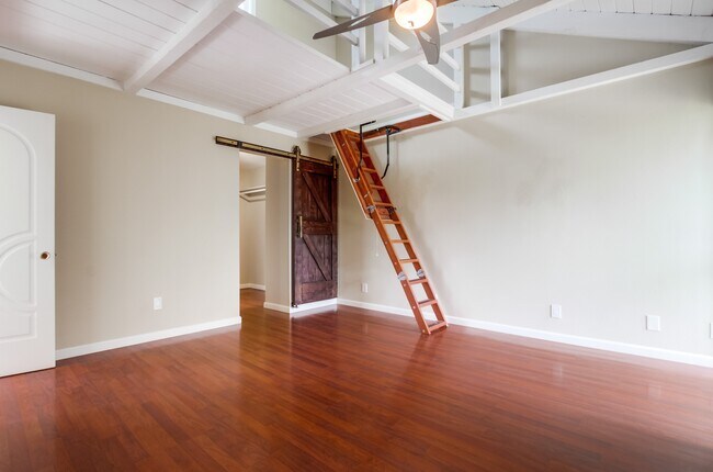 Building Photo - 675 S Sierra Ave