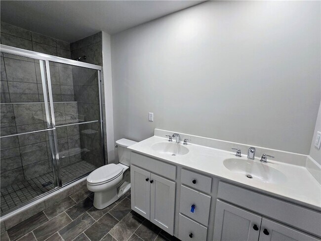 Building Photo - 903 Vaughn Ln