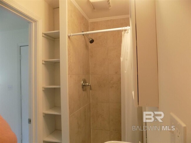 Building Photo - 228 Seminole Ave